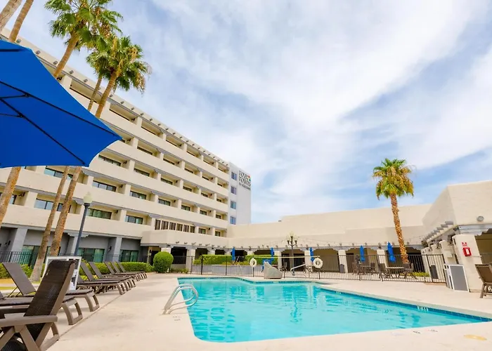 Phoenix Hotels with Balcony