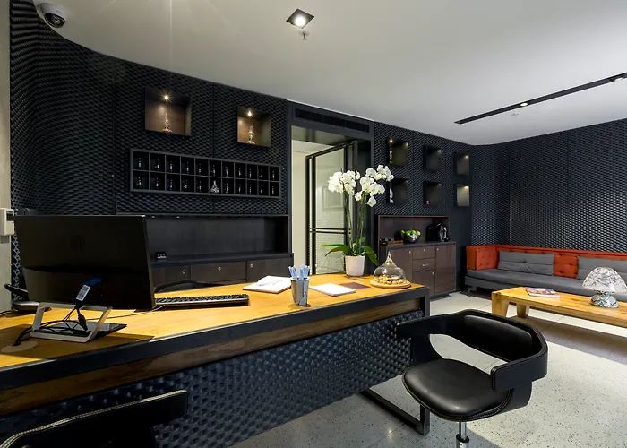 Istanbul Hotels with Balcony