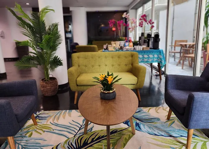 Honolulu Hotels with Balcony