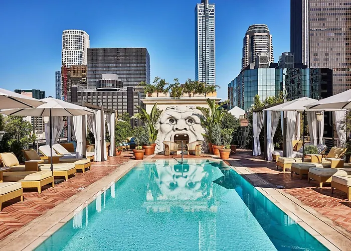 Los Angeles Hotels with Balcony