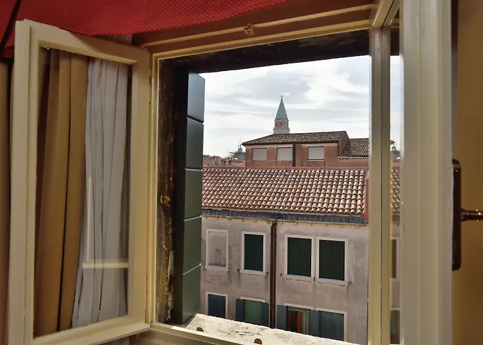 Venice Hotels with Balcony