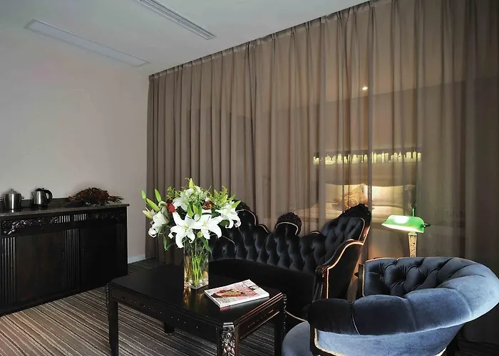 Shanghai Hotels with Balcony